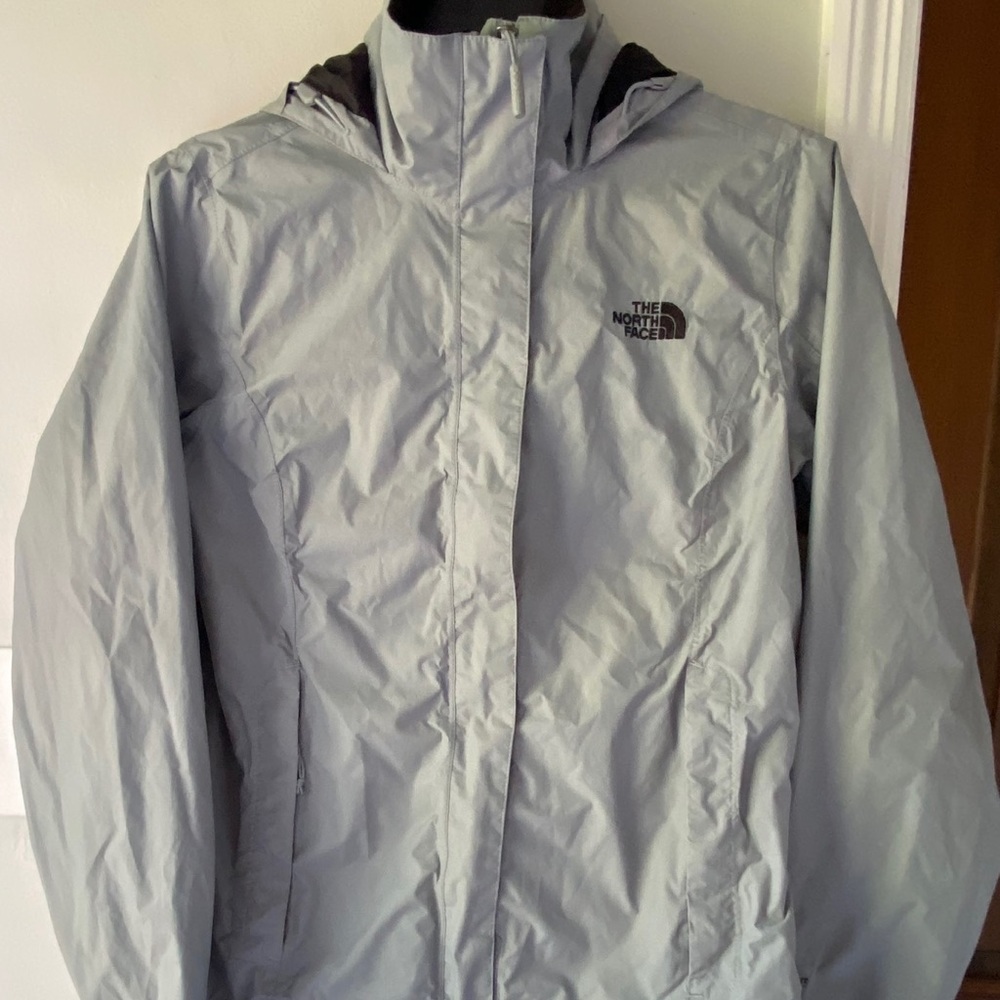North face rain coat, gray, size small, great shape!